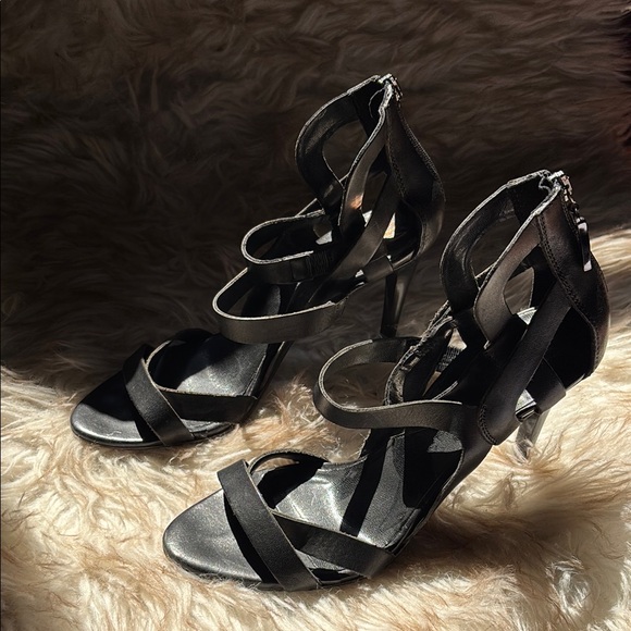 Diane Von Furstenberg Black Elegant Heels - Picture 1 of 5